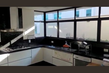 Casa à venda com 900m², 6 quartos e 8 vagas