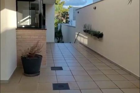 Casa à venda com 900m², 6 quartos e 8 vagas