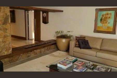 Casa à venda com 900m², 6 quartos e 8 vagas