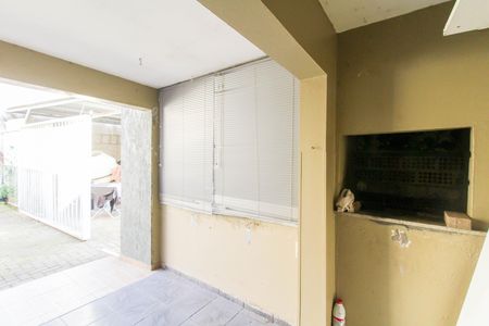 Casa de condomínio para alugar com 180m², 2 quartos e 1 vagaÁrea de Serviço