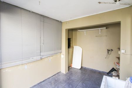 Casa de condomínio para alugar com 180m², 2 quartos e 1 vagaÁrea de Serviço
