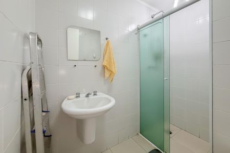Apartamento à venda com 68m², 2 quartos e 1 vaga Apartamento à venda com 68m², 2 quartos e 1 vagaBanheiro Social