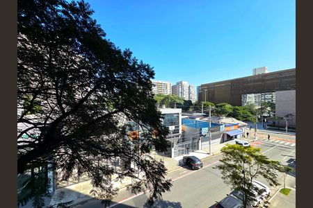 Vista de kitnet/studio para alugar com 1 quarto, 24m² em Indianópolis, São Paulo