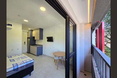 Studio para alugar com 24m², 1 quarto e sem vaga Studio para alugar com 24m², 1 quarto e sem vagaVaranda