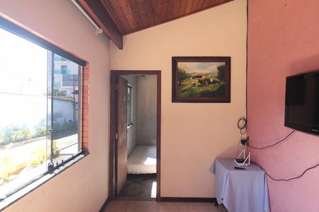 Sala de casa para alugar com 3 quartos, 171m² em Piratininga, Belo Horizonte