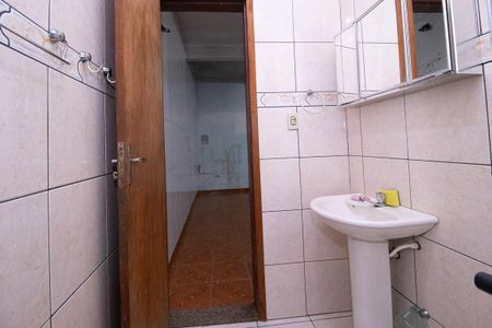 Casa para alugar com 80m², 3 quartos e 2 vagasBanheiro Social