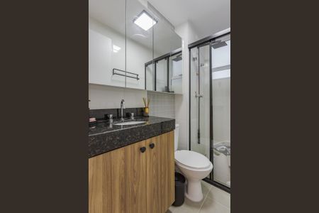 Apartamento à venda com 57m², 2 quartos e 2 vagas Apartamento à venda com 57m², 2 quartos e 2 vagasBanheiro