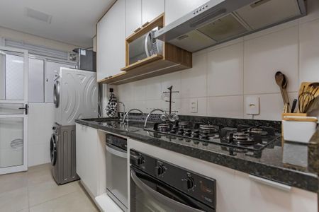 Apartamento à venda com 57m², 2 quartos e 2 vagas Apartamento à venda com 57m², 2 quartos e 2 vagasCozinha e Área de Serviço