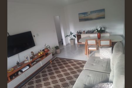 Casa para alugar com 100m², 3 quartos e 3 vagasSala