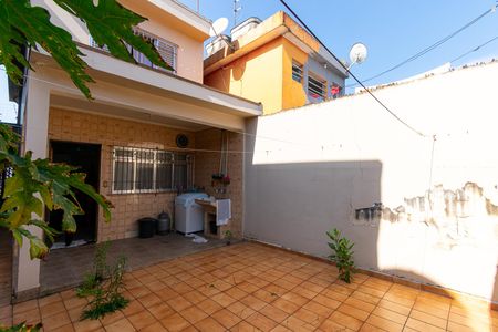 Casa à venda com 120m², 2 quartos e 2 vagasQuintal