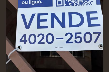 Casa à venda com 120m², 2 quartos e 2 vagasPlaca instalada 