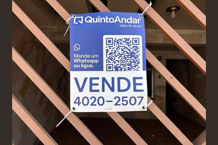 Casa à venda com 120m², 2 quartos e 2 vagasPlaca instalada