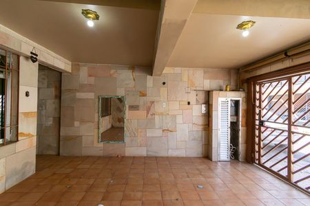 Garagem de casa à venda com 2 quartos, 120m² em Vila Tolstoi, São Paulo