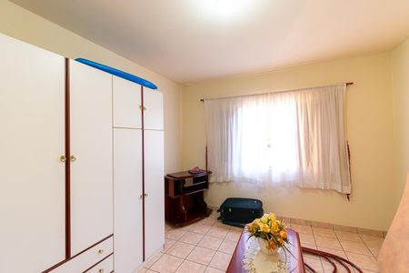 Casa à venda com 120m², 2 quartos e 2 vagasQuarto 2