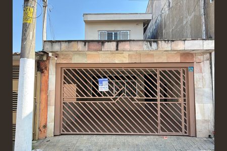 Fachada de casa à venda com 2 quartos, 120m² em Vila Tolstoi, São Paulo