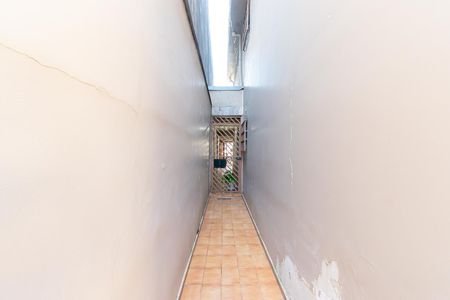 Casa à venda com 120m², 2 quartos e 2 vagasCorredor Externo