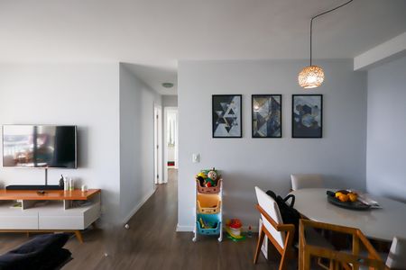 Sala de apartamento para alugar com 3 quartos, 81m² em Vila Isa, São Paulo