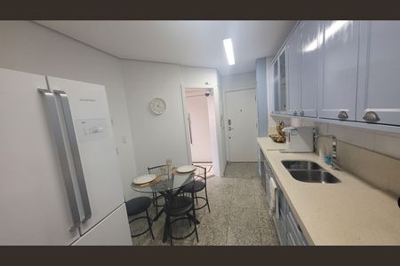 Cozinha de apartamento à venda com 4 quartos, 126m² em Vila Prudente, São Paulo