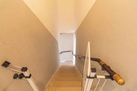 Escadas de casa à venda com 2 quartos, 45m² em Bosque da Saúde, São Paulo