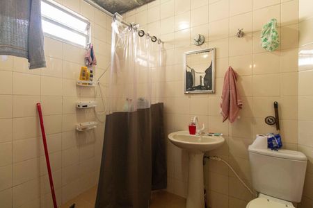 Casa à venda com 45m², 2 quartos e sem vaga Casa à venda com 45m², 2 quartos e sem vagaBanheiro
