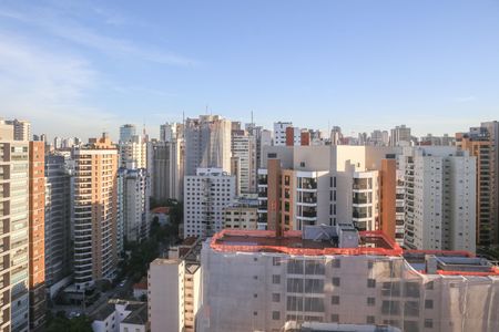 Apartamento à venda com 306m², 4 quartos e 3 vagas Apartamento à venda com 306m², 4 quartos e 3 vagasVista da Suíte 2