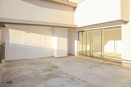 Apartamento à venda com 306m², 4 quartos e 3 vagas Apartamento à venda com 306m², 4 quartos e 3 vagasSacada
