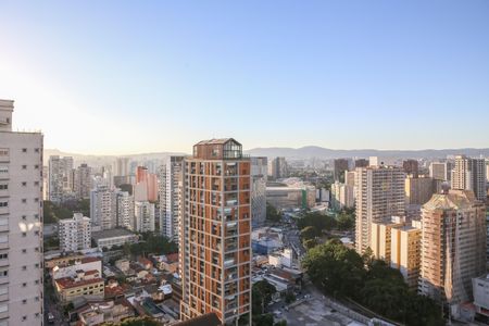Apartamento à venda com 306m², 4 quartos e 3 vagas Apartamento à venda com 306m², 4 quartos e 3 vagasVista da Sacada