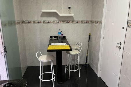 Cozinha e Área de Serviço de apartamento para alugar com 3 quartos, 96m² em Macuco, Santos