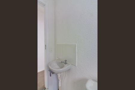Banheiro  de apartamento à venda com 2 quartos, 42m² em Jardim Boa Vista (zona Oeste), Osasco