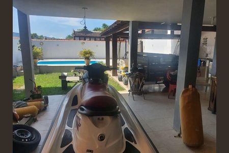 Casa à venda com 6 quartos, 210m² em Maravista, Niterói