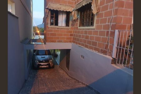 Casa à venda com 6 quartos, 210m² em Maravista, Niterói
