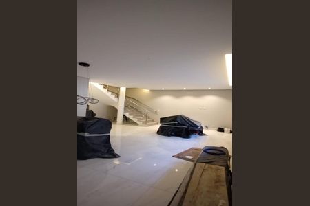 Casa à venda com 250m², 4 quartos e 4 vagas