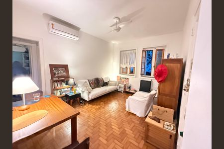 Apartamento à venda com 68m², 2 quartos e sem vagaSala