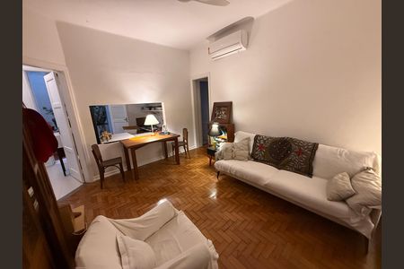 Apartamento à venda com 68m², 2 quartos e sem vagaSala