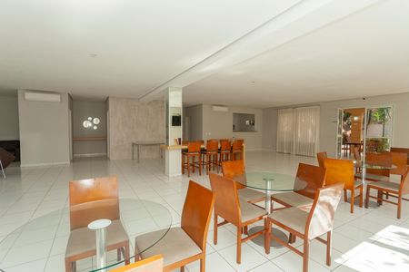 Casa de condomínio à venda com 96m², 3 quartos e 2 vagas Casa de condomínio à venda com 96m², 3 quartos e 2 vagasÁrea comum - Salão de festas
