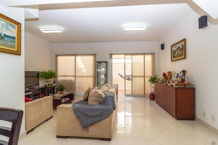 Casa de condomínio à venda com 96m², 3 quartos e 2 vagas Casa de condomínio à venda com 96m², 3 quartos e 2 vagasSala