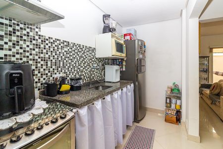 Casa de condomínio à venda com 96m², 3 quartos e 2 vagas Casa de condomínio à venda com 96m², 3 quartos e 2 vagasCozinha e Área de Serviço