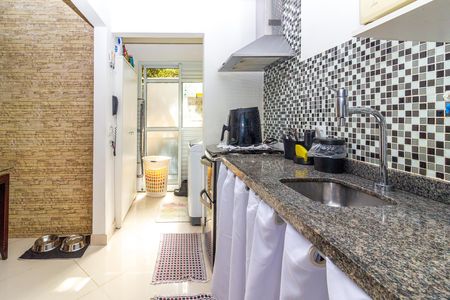 Casa de condomínio à venda com 96m², 3 quartos e 2 vagas Casa de condomínio à venda com 96m², 3 quartos e 2 vagasCozinha e Área de Serviço
