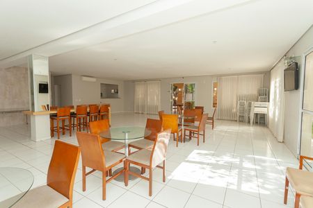 Casa de condomínio à venda com 96m², 3 quartos e 2 vagas Casa de condomínio à venda com 96m², 3 quartos e 2 vagasÁrea comum - Salão de festas