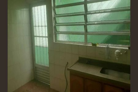 Casa à venda com 2 quartos, 100m² em Parque Vitoria, São Paulo