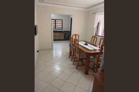 Casa à venda com 184m², 3 quartos e 4 vagas