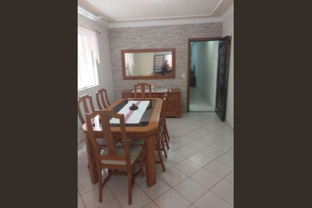 Casa à venda com 184m², 3 quartos e 4 vagas