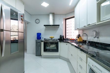 Apartamento à venda com 4 quartos, 157m² em Vila Suzana, São Paulo