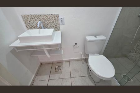 Banheiro de casa para alugar com 3 quartos, 100m² em Vila Pompéia, Campinas