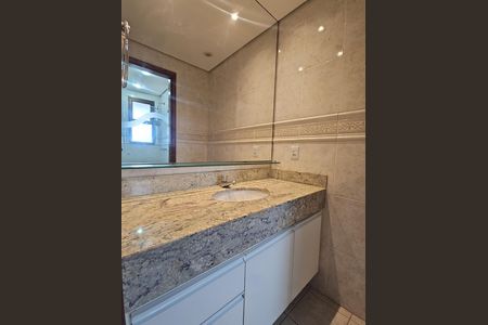 Apartamento para alugar com 188m², 4 quartos e 3 vagas Apartamento para alugar com 188m², 4 quartos e 3 vagasBanheiro da Suíte 2