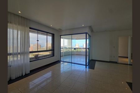 Apartamento para alugar com 188m², 4 quartos e 3 vagas Apartamento para alugar com 188m², 4 quartos e 3 vagassala