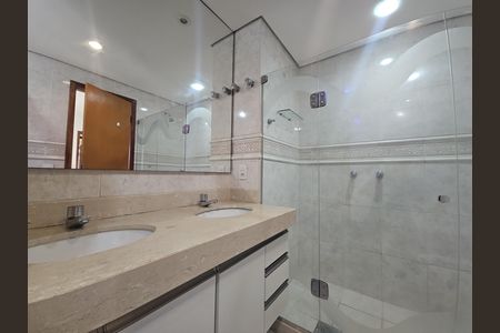 Apartamento para alugar com 188m², 4 quartos e 3 vagas Apartamento para alugar com 188m², 4 quartos e 3 vagasBanheiro da Suíte 3
