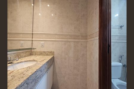 Apartamento para alugar com 188m², 4 quartos e 3 vagas Apartamento para alugar com 188m², 4 quartos e 3 vagasBanheiro da Suíte 2