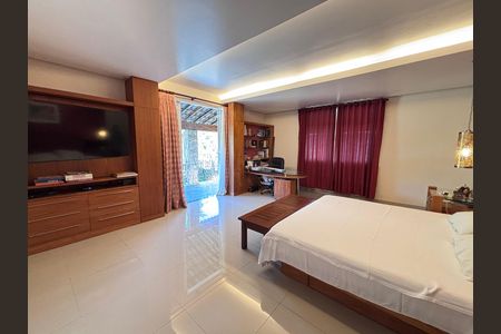 Casa de condomínio à venda com 960m², 4 quartos e 3 vagas Casa de condomínio à venda com 960m², 4 quartos e 3 vagasQuarto 4
