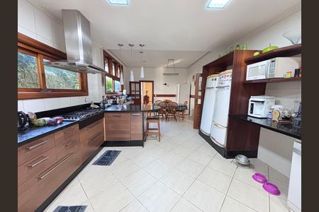 Casa de condomínio à venda com 960m², 4 quartos e 3 vagas Casa de condomínio à venda com 960m², 4 quartos e 3 vagasCozinha